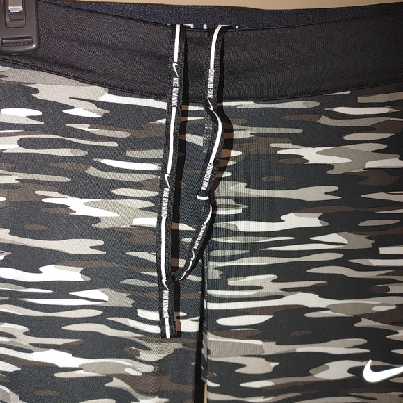 Nike Dri-FIT Black and White Apparel, Size XS - Picture 3 of 7